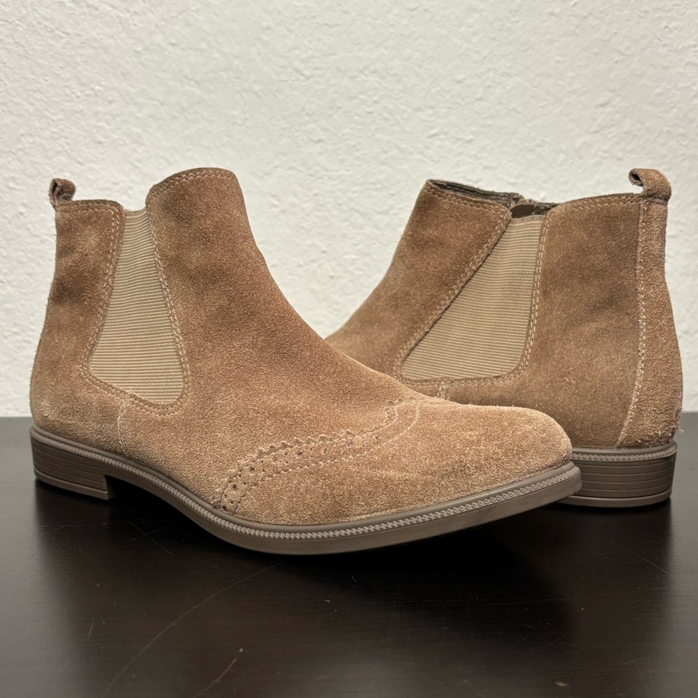 NWOB Hotter "County" Light Tan Suede Leather Chelsea Boot / Booties in Size 8.5